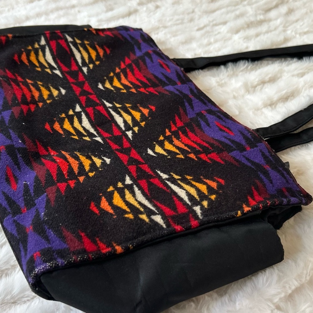 Pendleton Black and Multicolor Geometric Tote - Picture 4 of 7